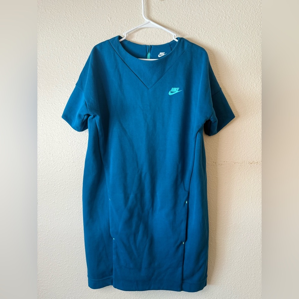 NWOT NIKE TECH FLEECE KNIT Outdoors DRESS